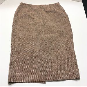 Doncaster Skirt Size 8 Gold Accent Inner Lining